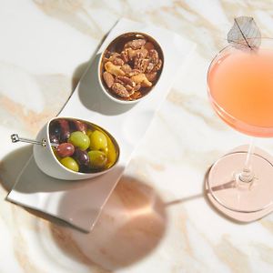 Luxury Suite exclusive access to Cadogan private gardens